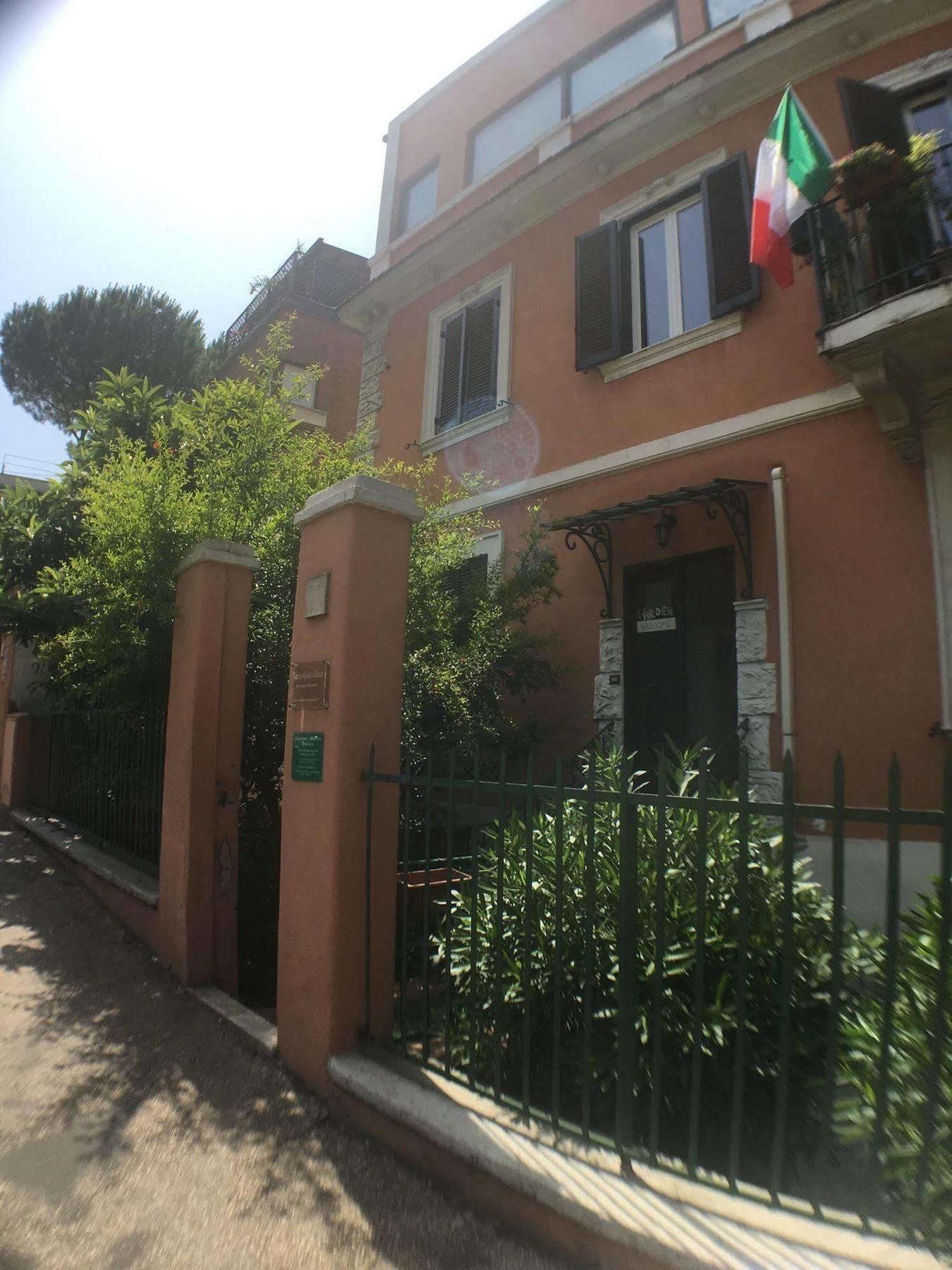 Vatican Garden House Rome Exterior photo